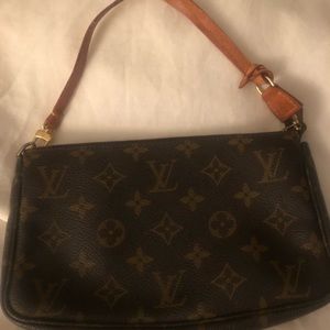 Louis vuitton monogrammed pouchette